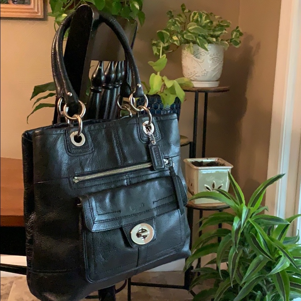 Coach Hamptons turnlock carryall
